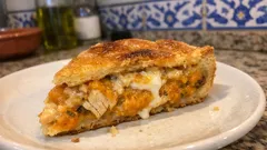 Tarta salada de pollo y calabaza al horno: cremosa por dentro y dorada por fuera