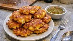 Torrejas de choclo con queso: doradas por fuera y jugosas por dentro