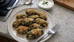 Croquetas de acelga al horno: crujientes por fuera y más ligeras