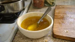 Niter kibbeh: mantequilla clarificada etíope con especias, lista en 20 minutos