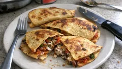 Quesadillas de sardinas en lata: crujientes, jugosas y listas en 15 minutos