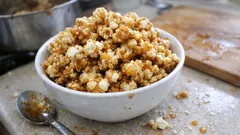 Palomitas dulces en sartén: caramelo ligero y crujiente en 10 minutos