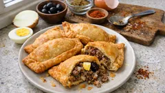 Empanadas de pino fritas: masa crujiente y relleno jugoso, paso a paso