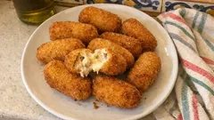 Croquetas de pollo y queso caseras: crujientes por fuera y cremosas por dentro