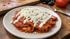 Enchiladas potosinas con patata y zanahoria: jugosas, picantitas y muy caseras