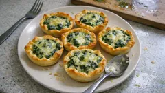 Canastitas de espinacas al horno con obleas de empanadilla: fáciles y muy jugosas