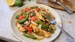 Fajitas de pollo con champiñones: jugosas, con marinado de limón y listas para cenar
