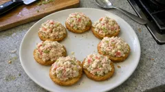Canapés de cangrejo con mayonesa: listos en 10 minutos y bien frescos