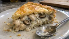 Tarta de pollo y champiñones al horno: cremosa y fácil, sin nata