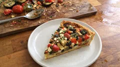 Tarta de verduras al horno con base crujiente: el truco para que no se humedezca