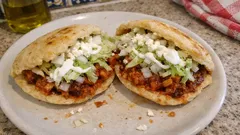 Gorditas de chicharrón prensado: crujientes por fuera y bien jugosas por dentro