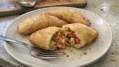 Empanadas de yuca con pollo: masa sin gluten tierna y relleno jugoso, paso a paso