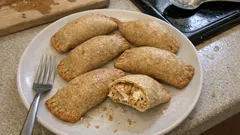 Empanadillas de avena al horno con pollo y queso light: masa rápida y crujiente