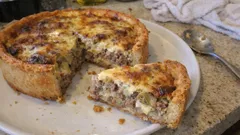 Quiche de carne picada, queso y alcachofas: jugosa por dentro y con base crujiente
