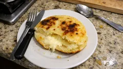 Arepas de queso caseras: doradas por fuera y tiernas por dentro, paso a paso