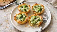 Canastitas de brócoli al horno: crujientes por fuera y cremosas por dentro