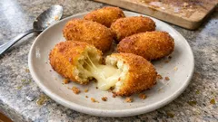 Croquetas de patata rellenas de queso: crujientes por fuera y cremosas por dentro