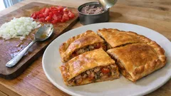 Empanada gallega de atún: crujiente por fuera y jugosa por dentro (sin amasar)