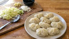 Dumplings chinos al vapor con pollo y col: receta casera paso a paso