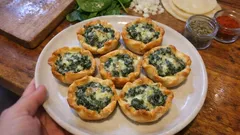 Canastitas de espinaca con tapa de empanada: crujientes y cremosas, paso a paso