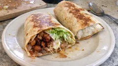 Burritos norteños de chorizo y frijoles: dorados en la plancha y listos en poco tiempo