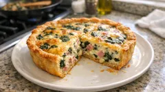 Tarta salada de jamón, queso y espinacas: fácil al horno y muy cremosa