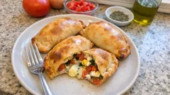 Empanadas napolitanas al horno: tomate, mozzarella y huevo duro en 15 minutos