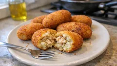 Croquetas de patata y pollo: cremosas por dentro y crujientes, sin bechamel